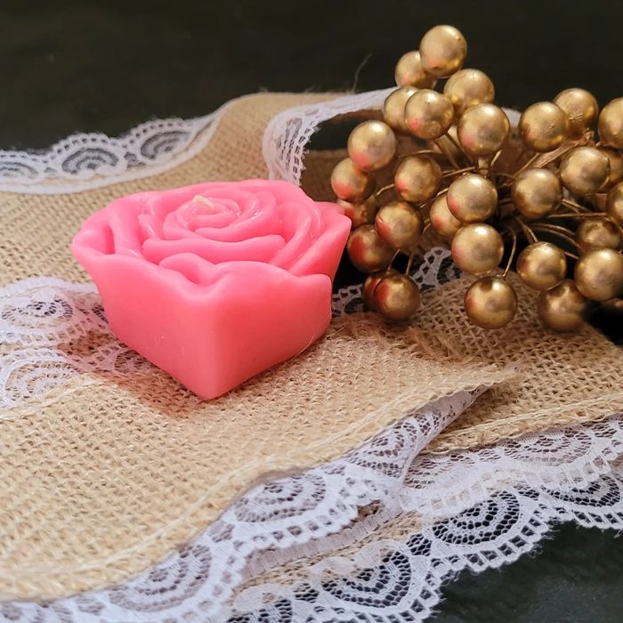 Свічка ручної роботи Троянда