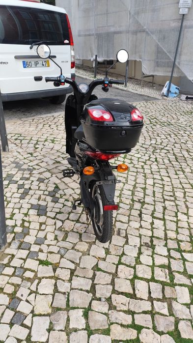 Trotinetes elétricas com pedais