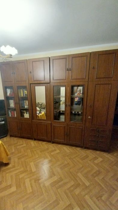 продам стенку в хорошем состоянии б/у 300×230