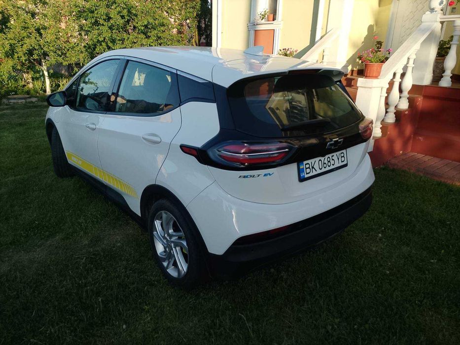 Продам Chevrolet Bolt EV 1LT