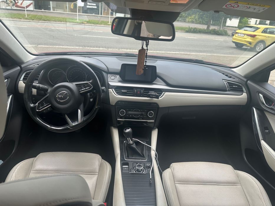 Sprzedam samochód MAZDA 6