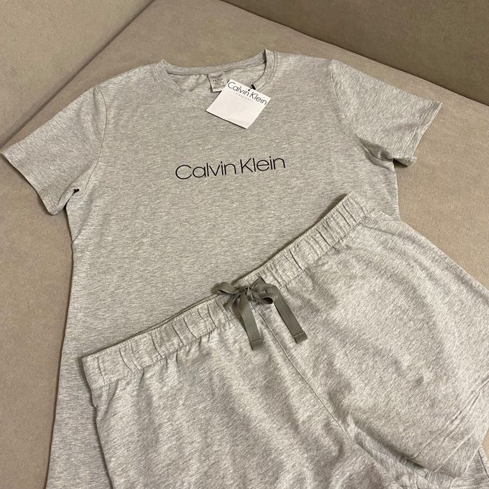 Продам оригинальну піжаму Calvin Klein. Розмір М.