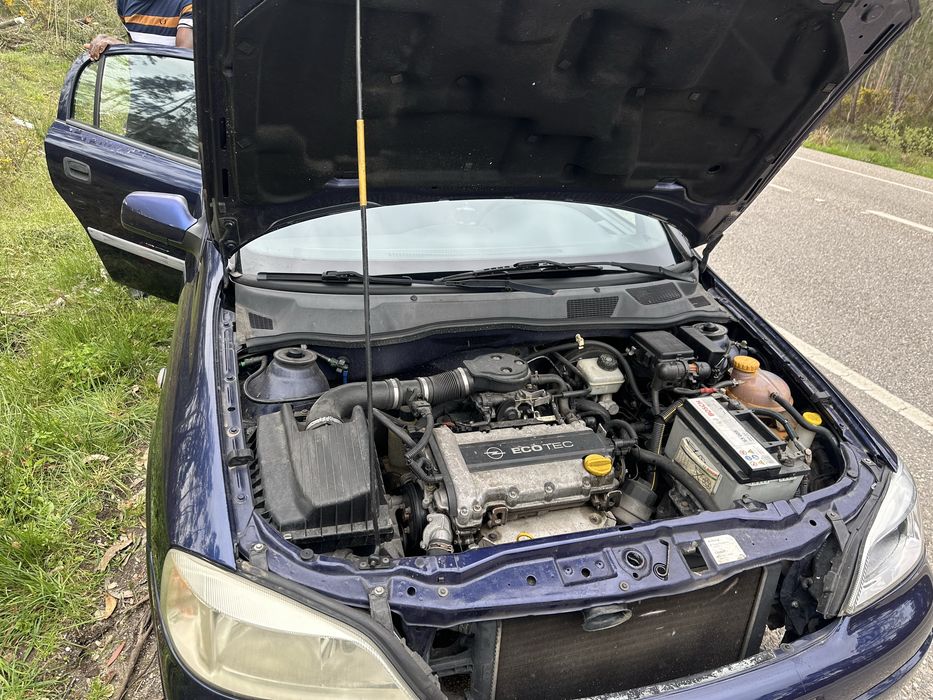Opel astra g cc. Com motor Avariado
