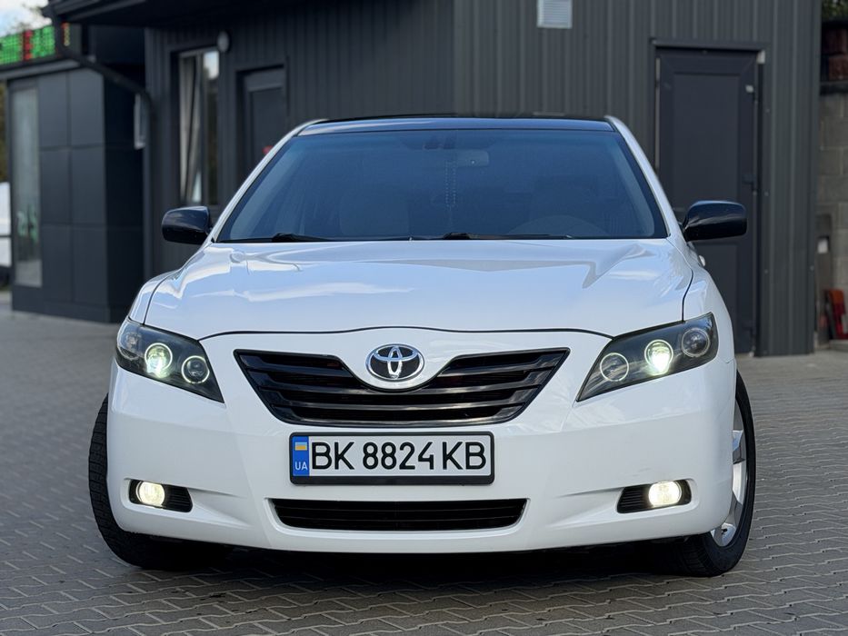 Продам Toyota Camry гібрид