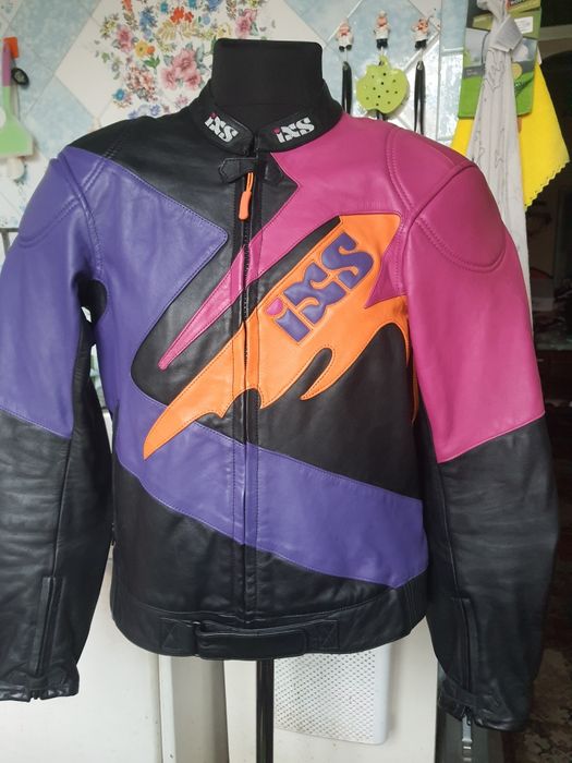 IXS женская стильная кожаная мотокуртка.  Качественная мягкая кожа