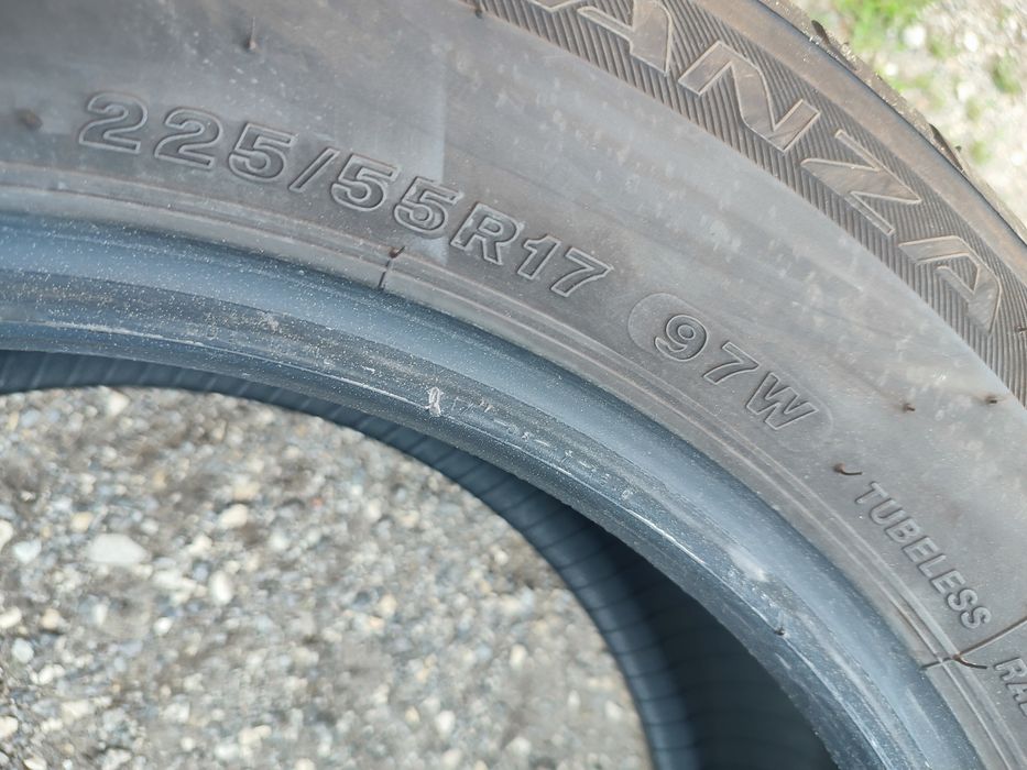 Pojedyncza opona Bridgestone Turanza T001 225/55/17 97W