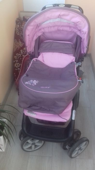 Продам прогулочную коляску-книжку geoby