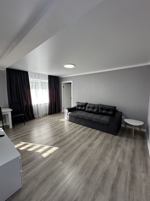 Шикарна двушка! Центр міста! Паркова!