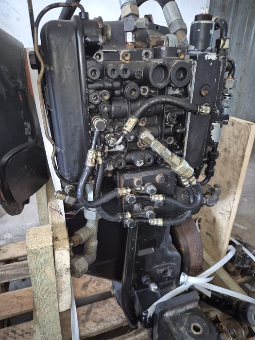 Skrzynia biegów komatsu wa 270-3  - części