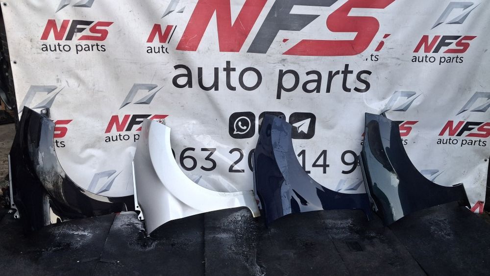 Переднє праве крило Ford Fiesta mk7