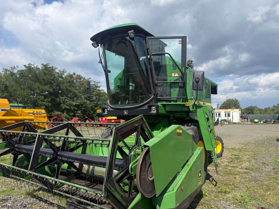 Комбайн зернозбиральний John Deere 1155