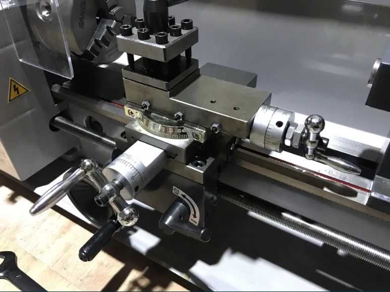 Токарний верстат ARDOTECH CJ0618, WM210 тв