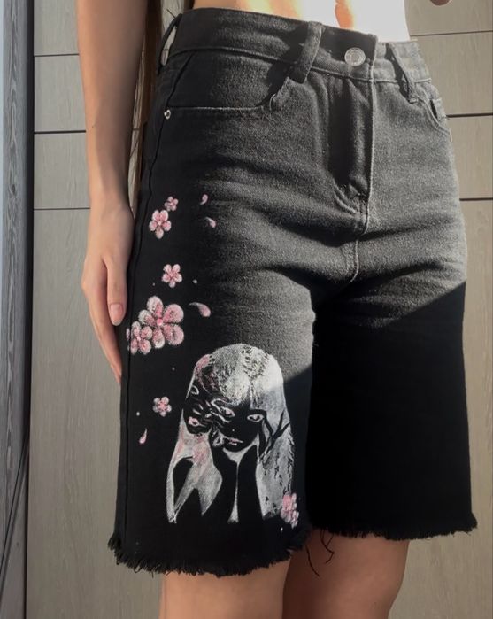 Черные шорты с аниме