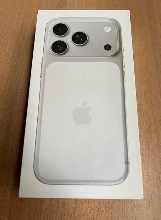 Apple iPhone 17 Pro 256GB Silver novo selado