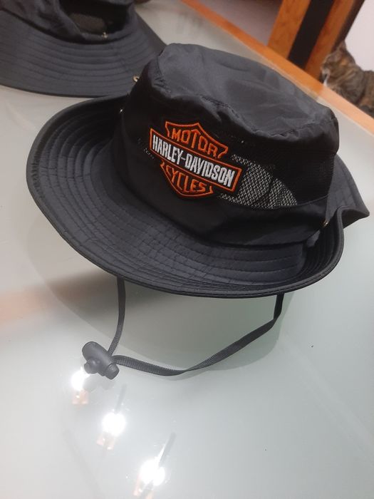 Panama, tipo cowboy Da Harley davidson,