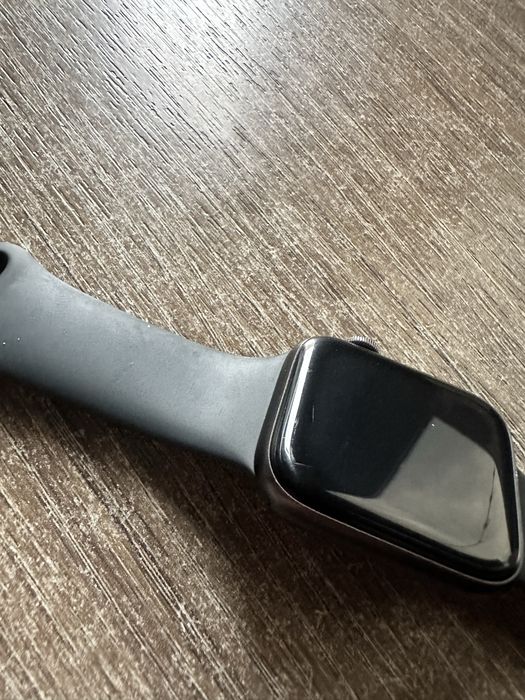 Продам Apple Watch 5/44mm