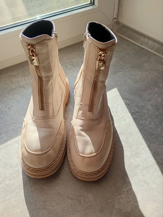 Продам ботинки  41р.380 грв