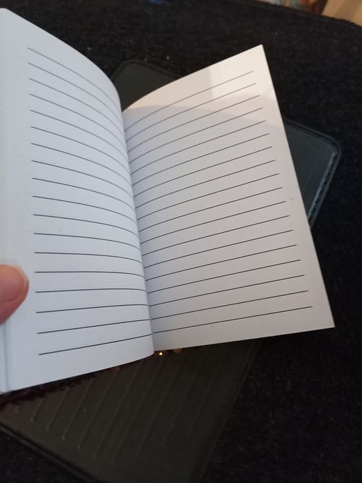 Caderno A6 muda de cor