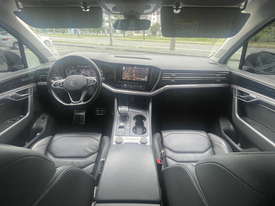 Продам VW Touareg 2021