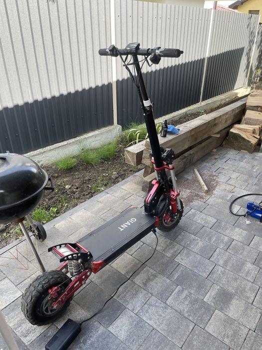 Електросамокат giant outlander m11