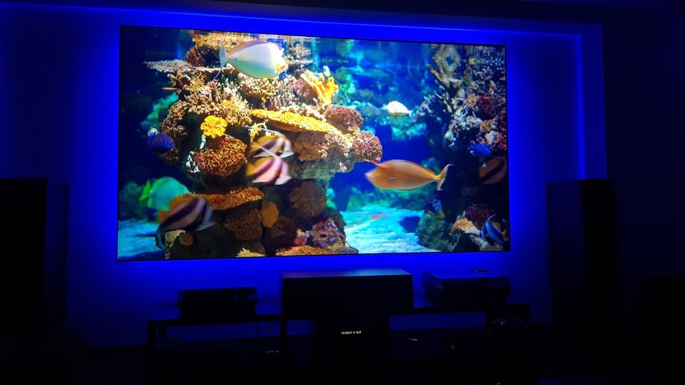 Ekran projekcyjny ALR srebrny mat 120' podświetlanie led