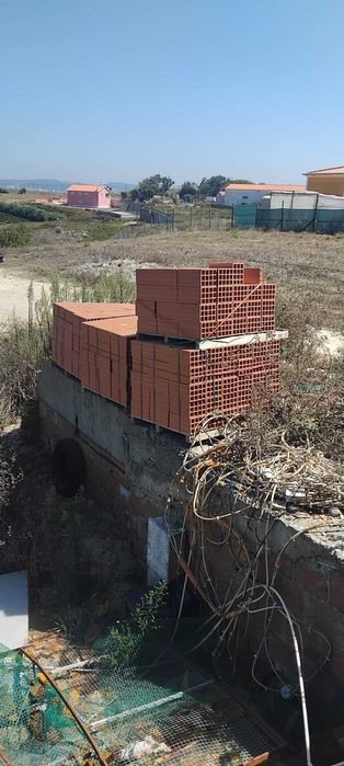 Tijolo Furado 30×20×15 – Cerca de 320 Unidades