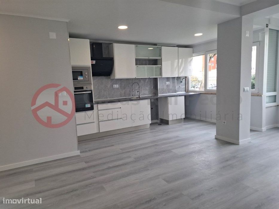 Apartamento T2 totalmente remodelado perto do Parque dos Poetas em ...