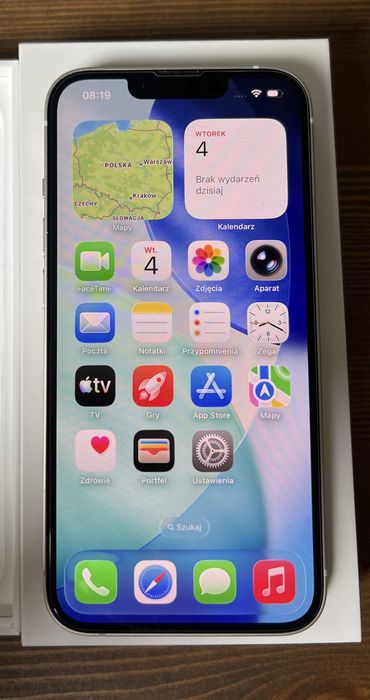 iPhone 13 256 Gb w białym kolorze StarLight.