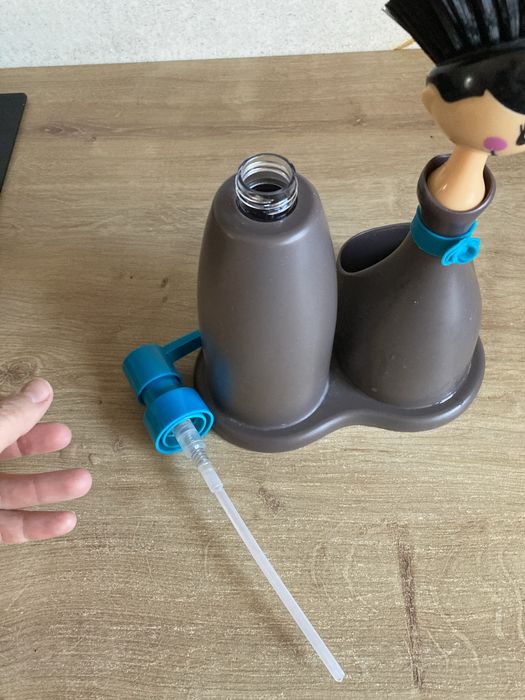 Dozownik na płyn do naczyń plus szczotka