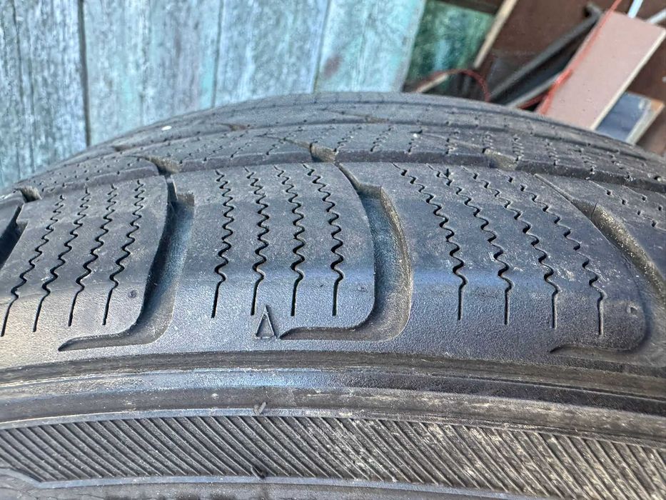 Komplet opon zimowych 4x 225/45 R18 Tracmax S210