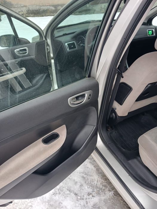 Peugeot 307 1.6(бензин)