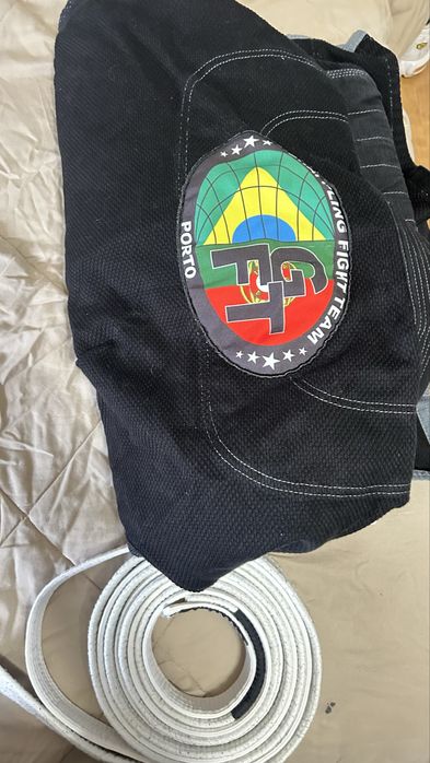 Kimono de jiu-jitsu preto A-1 e A-2