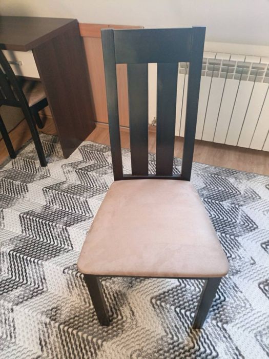 Sprzedam zestaw 4 krzeseł