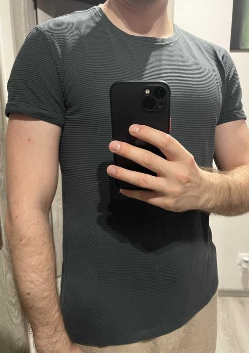 Granatowy t-shirt Reserved