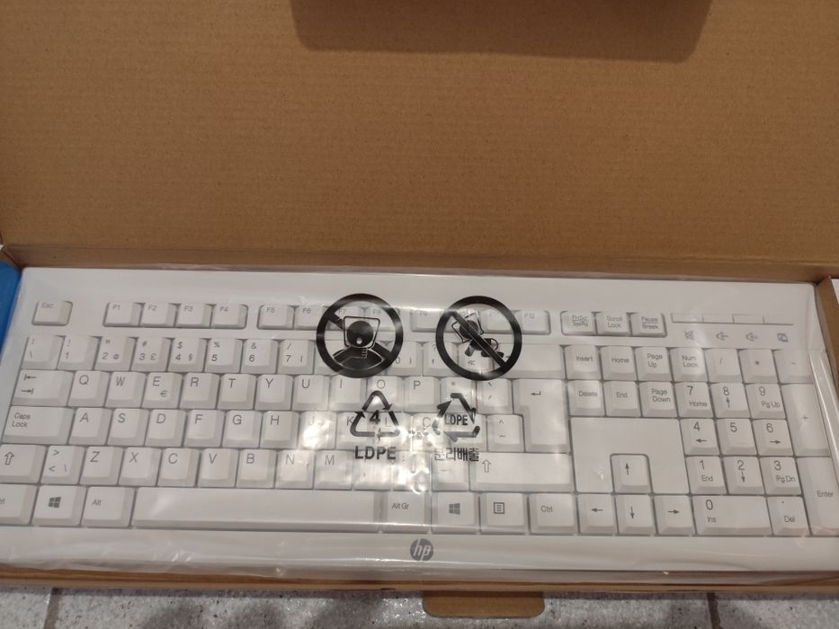 Wireless Desktop Combo C2710