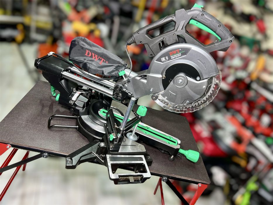 Пила торцовочная Торцовка DWT KGSP18-255 P Наклон в обе стороны
