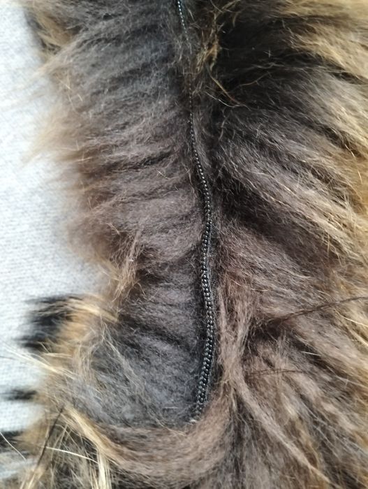 Воротник из натурального меха енота