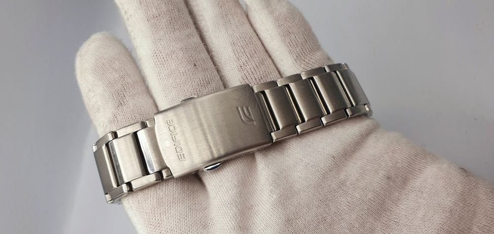 Casio Edifice Momentum - stoper, timer, alarm, czas światowy