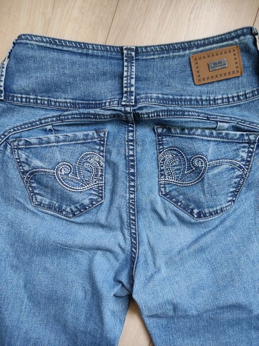 Spodnie damskie jeansy