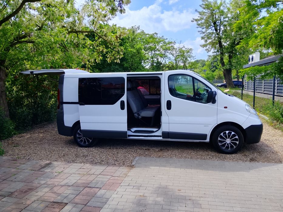 Opel vivaro long,hak, navi kamera klima 6 miejsc 2.0 diesel 115 koni