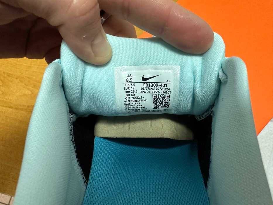 Кросівки Nike Vomero 17 кроссовки FB1309-401