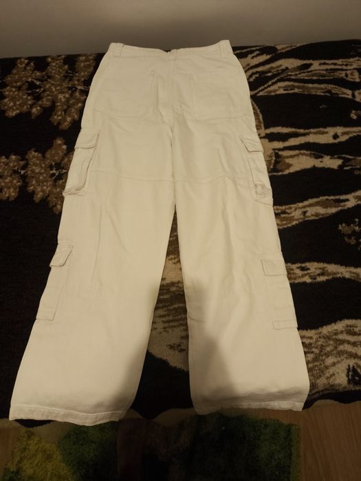 Calças cargo brancas largas