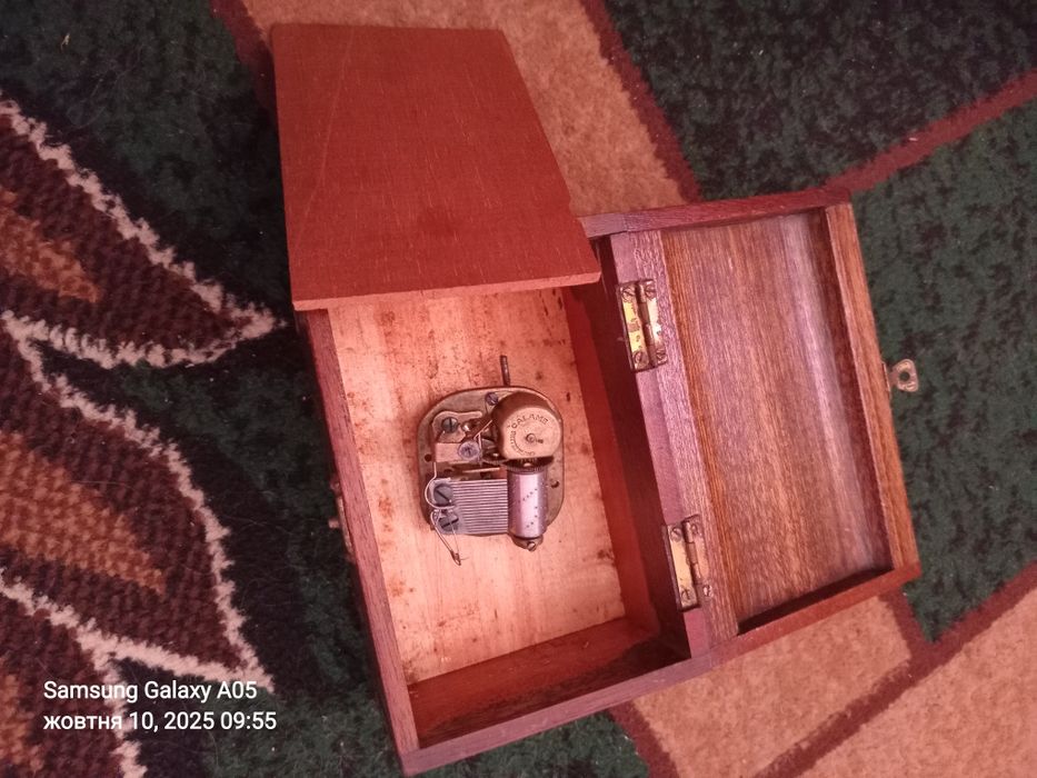 Музикальна скринька