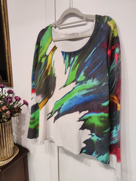 Sweter w modny wzór