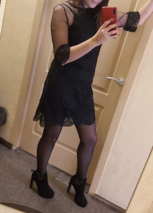 Вечірня святкова сукня з мереживом