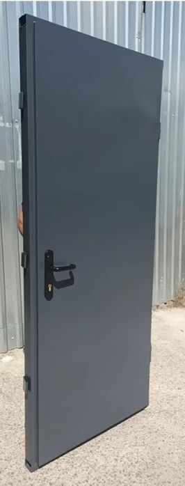 Бюджетные Входные двери металлические технические металл ДСП