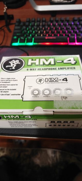 Mackie HM-4, усилитель для 4х наушников.