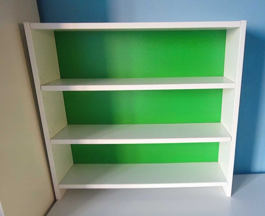 Secretária criança com estante