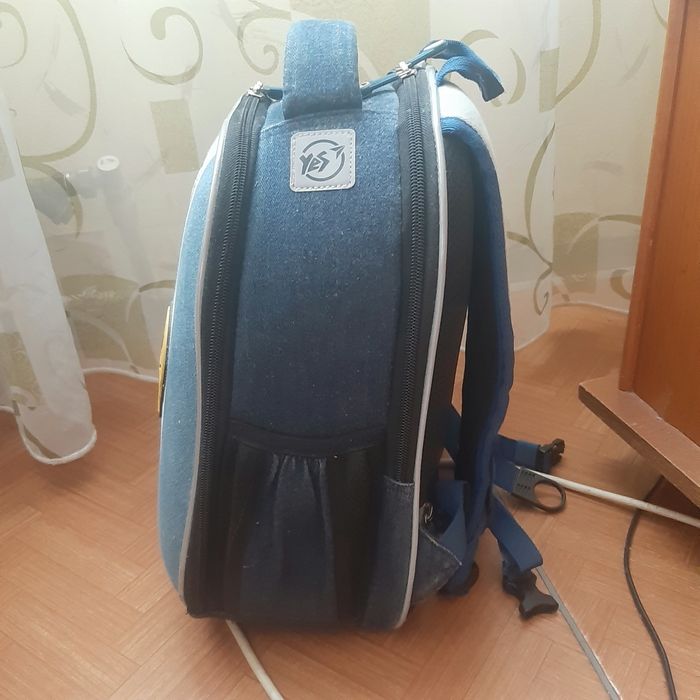 Наплічник для школи фірми Yes.