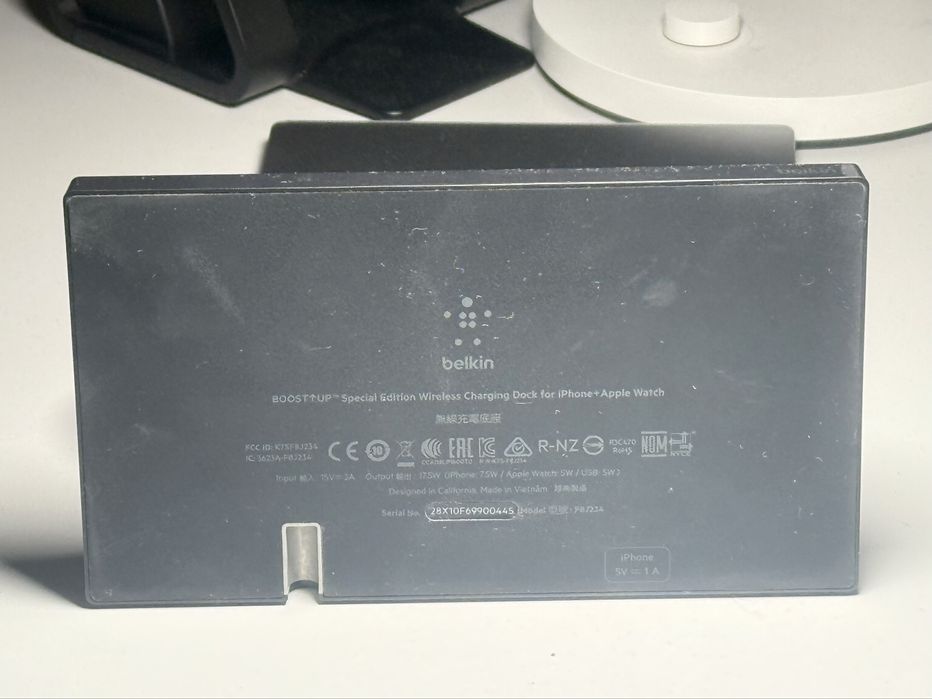 Belkin BoostUP - Dock do iPhone i Apple Watch